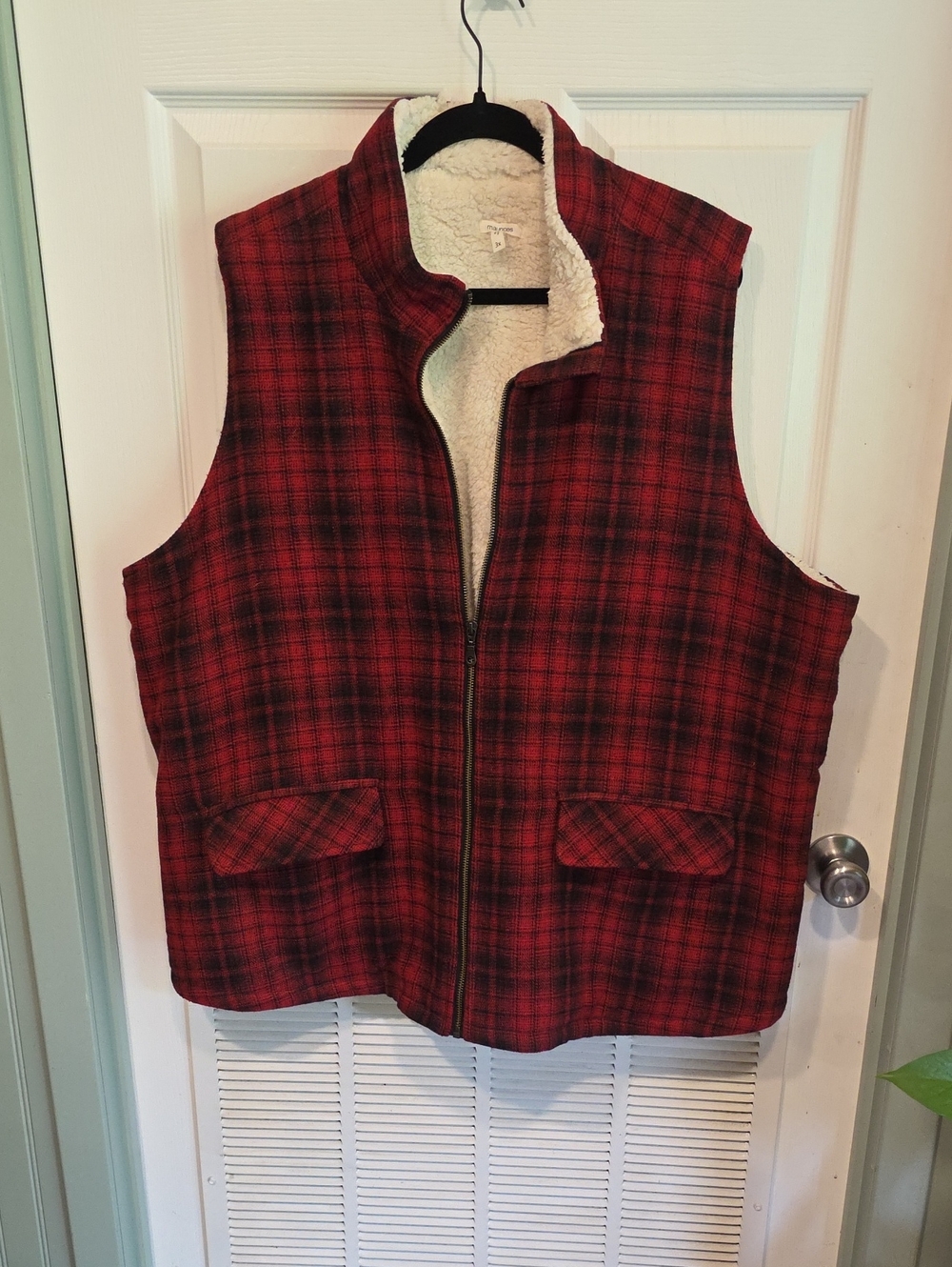 Men's Red Plaid Sherpa-Lined Vest